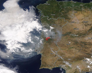 Image of wildfires and smoke in Central Portugal